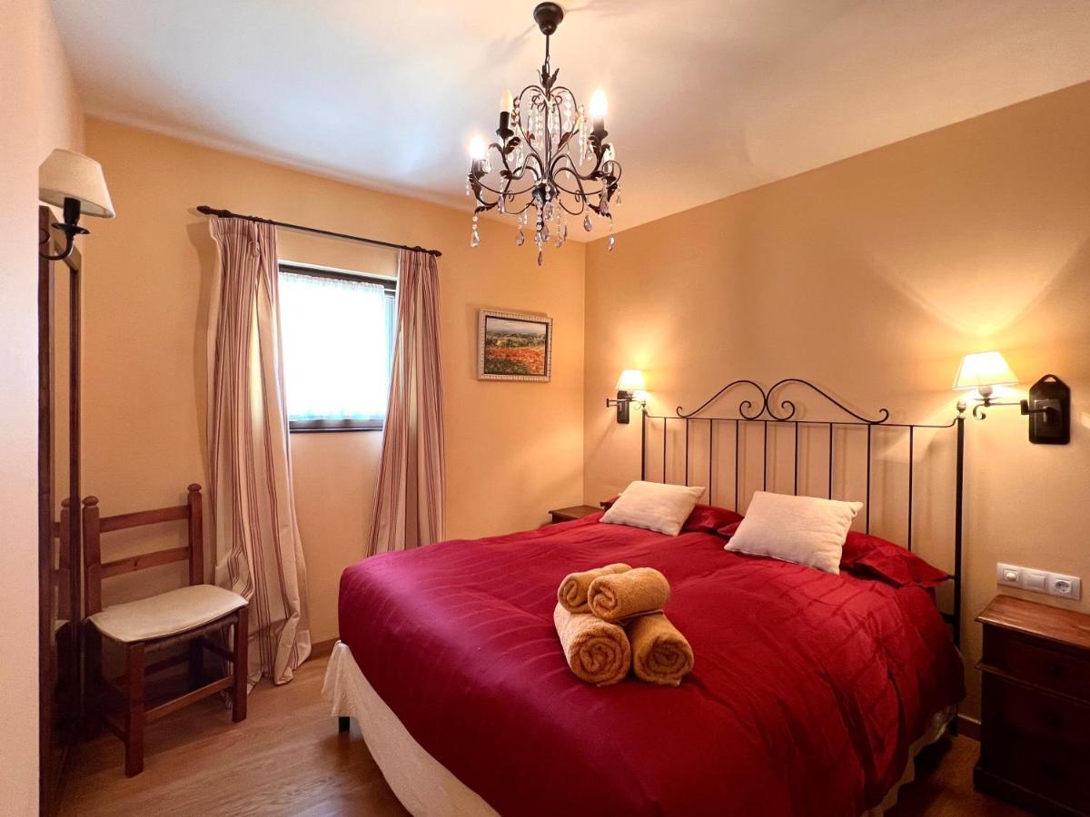 Apartament De La Vall Ferrera - L'Amfitriona Areu 外观 照片