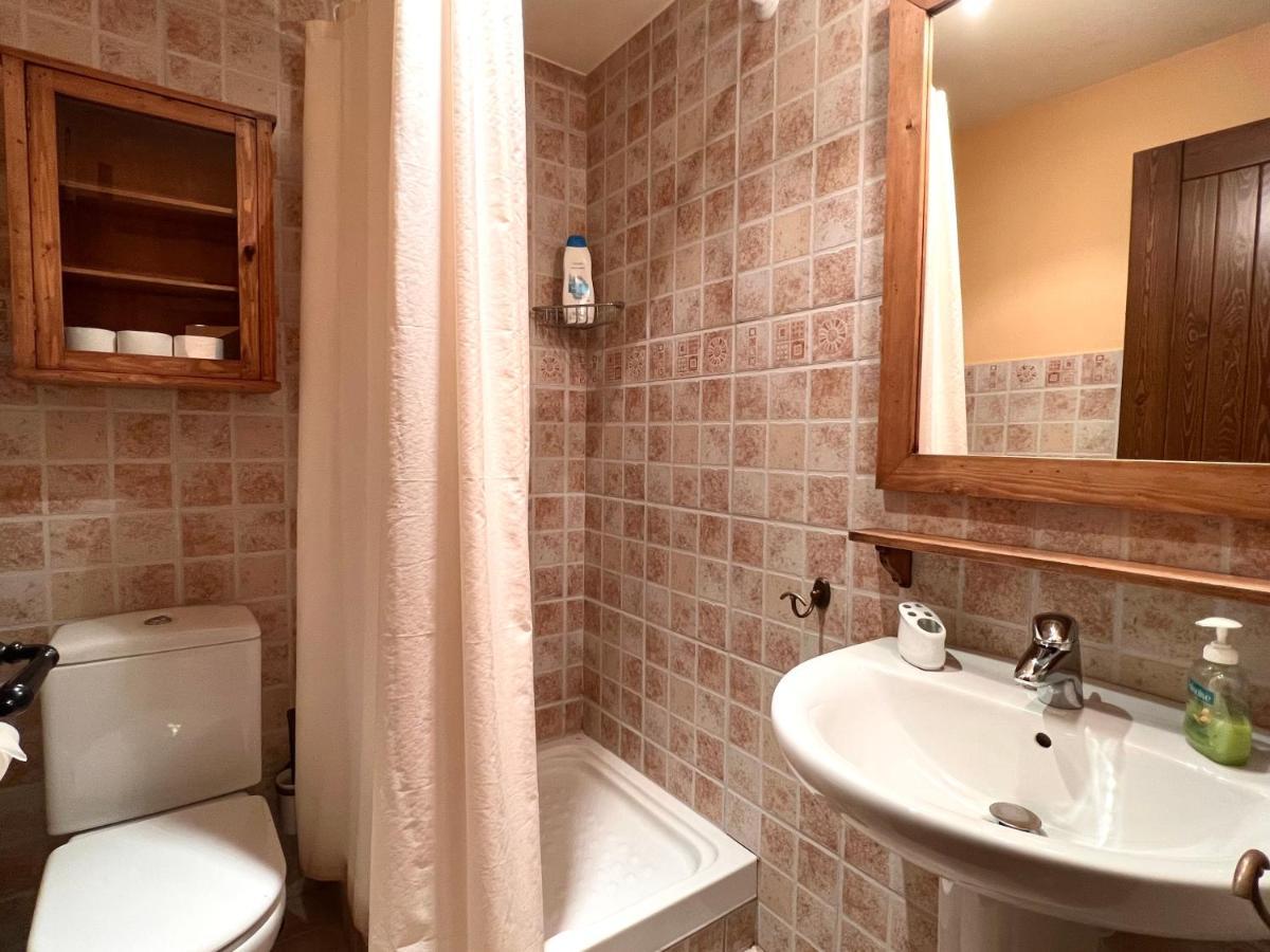 Apartament De La Vall Ferrera - L'Amfitriona Areu 外观 照片