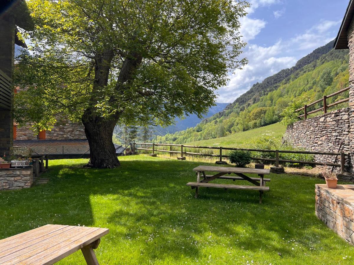 Apartament De La Vall Ferrera - L'Amfitriona Areu 外观 照片