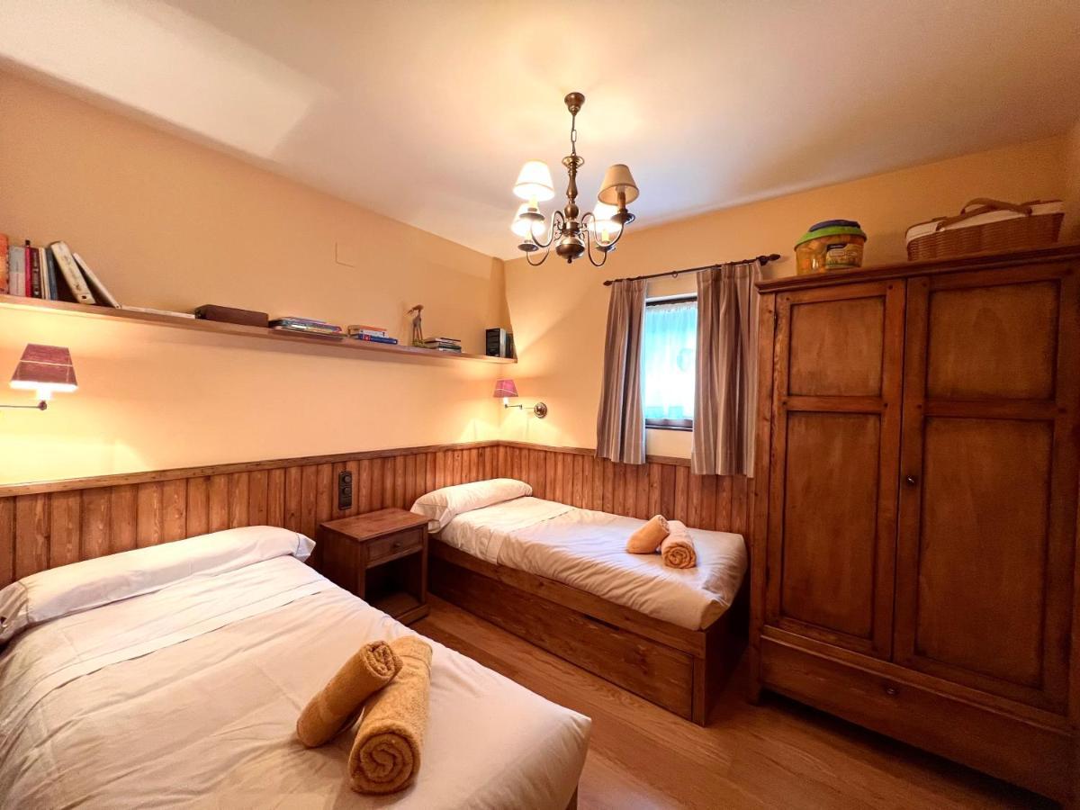 Apartament De La Vall Ferrera - L'Amfitriona Areu 外观 照片